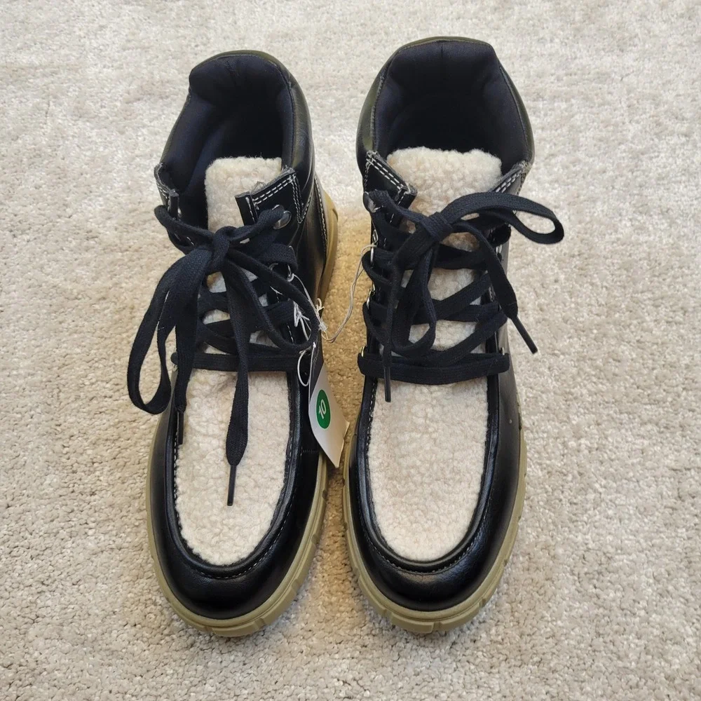 NWT Womens Universal Thread Kimber Sherpa Tongue Boots BLACK Size 10 Memory Foam